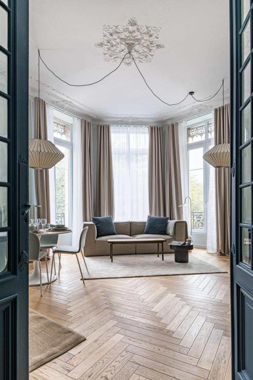 Beige Hospitalite - Gisele - Ultralux Balneo - Neuf 2 Chambres سانت إتيان المظهر الخارجي الصورة